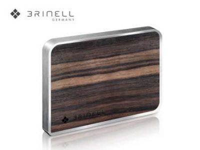 Das superschlanke brinell Drive SSD in Holz Quelle brinell gmbh