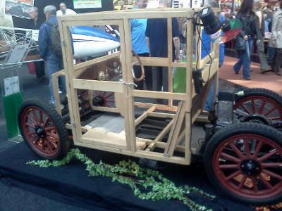 Fahrzeug mit Holzrahmen