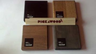 Holzproben mit Zollstock von pickawood